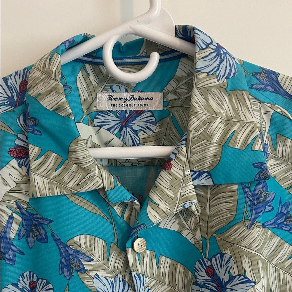 Tommy Bahama Men's Teal and Green Leaf Print Shirt